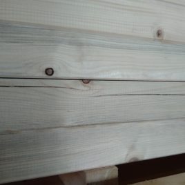 zamodrání a trhliny vyhovující normě